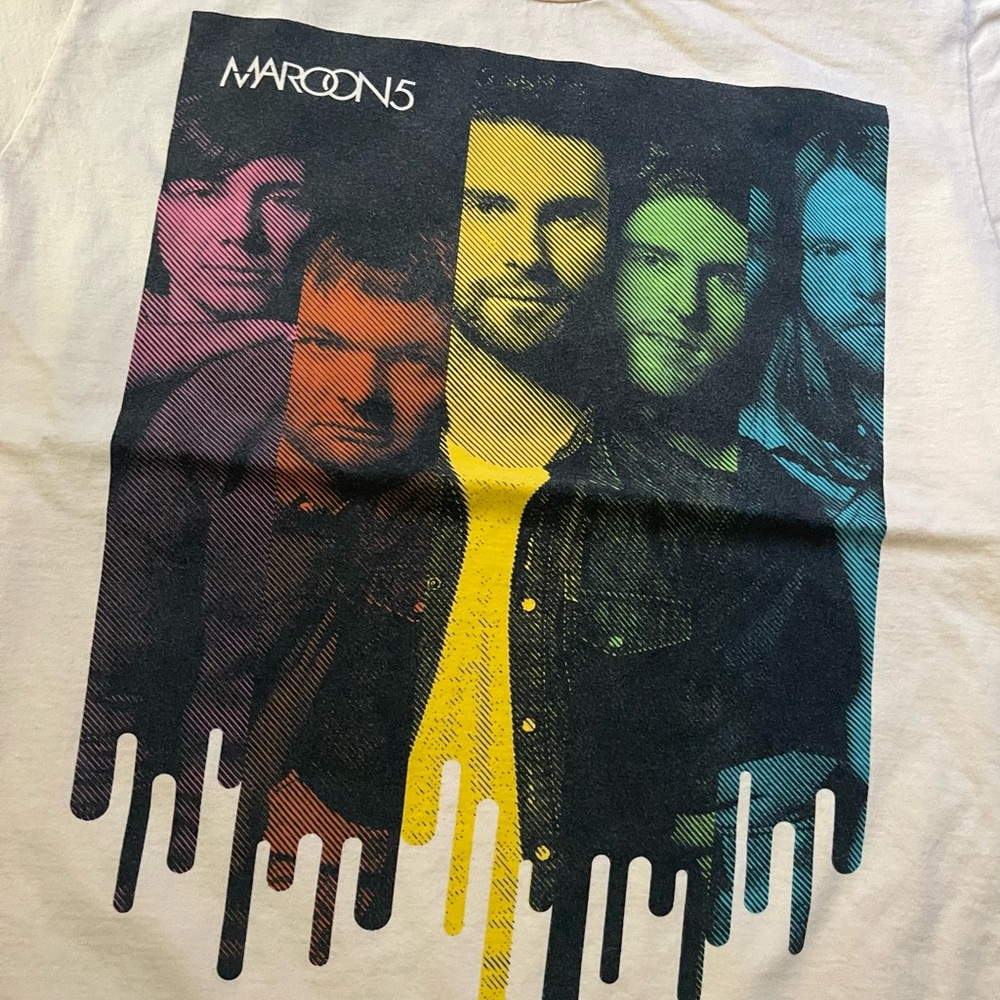 Maroon 5 World Tour 2010 Concert Rainbow effect T-Shirt Women Size Med